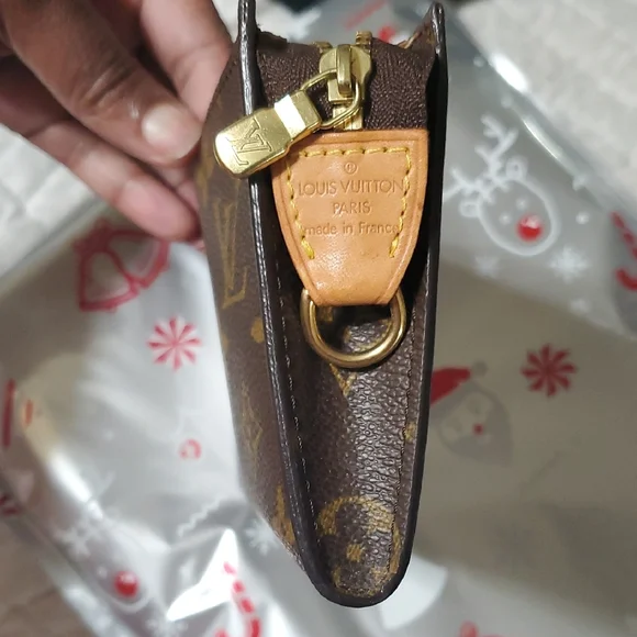 Louis Vuitton Monogram Pouch And Box - Picture 4 of 7